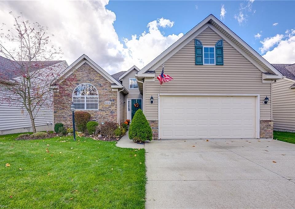 1st image of 825 Lakeview Ct