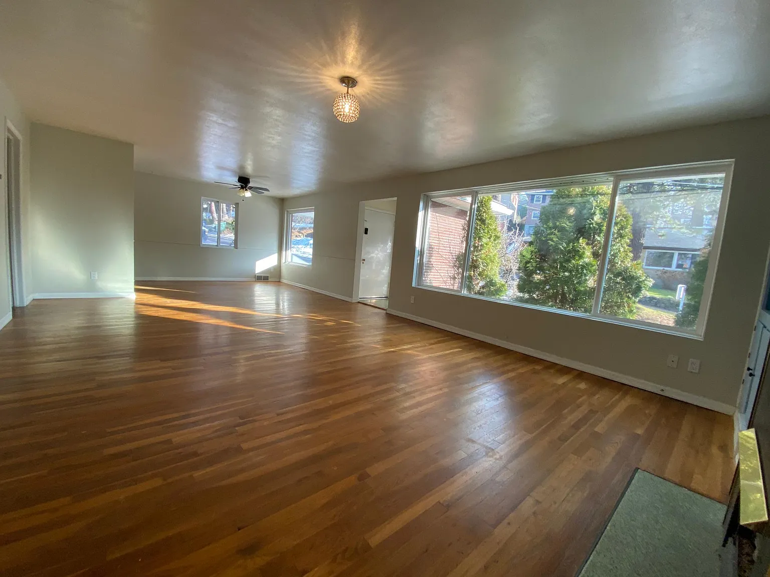 3 bed, 1250 sqft, $1,995 — Photo 3