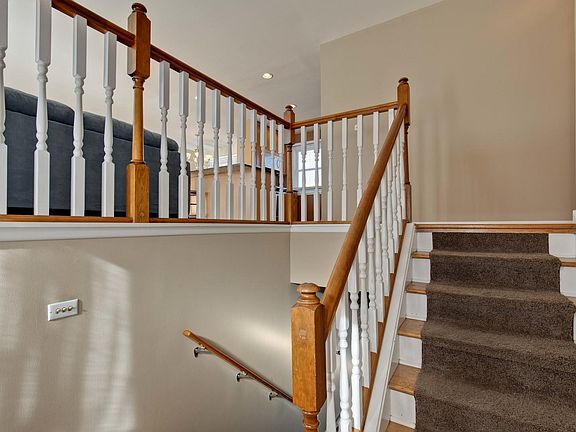 3rd image of 1060 Brush Hill Ln