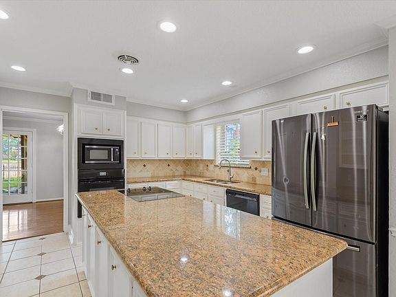 4th image of 7715 Brush Wood Dr