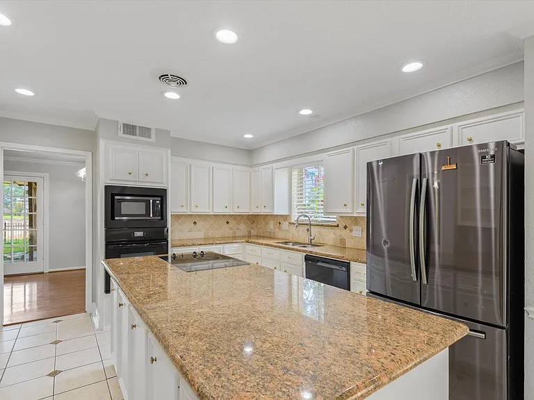7715 Brush Wood Dr — Photo 4
