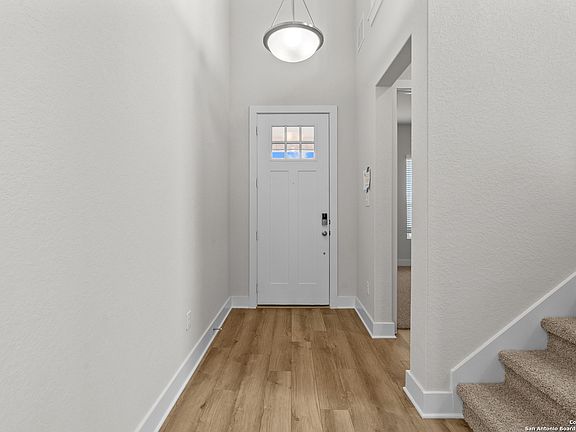 3rd image of 206 Buttercup Alley