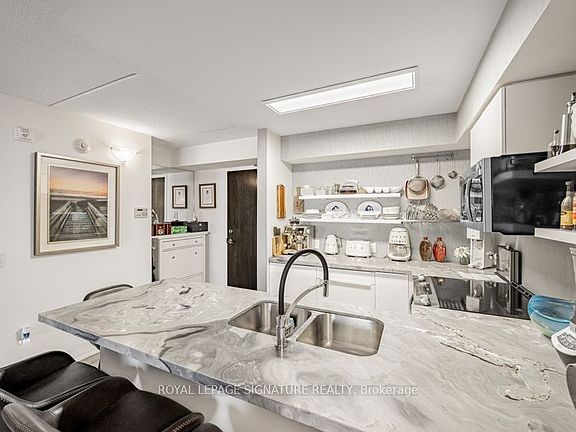 4th image of 30 Via Rosedale #316