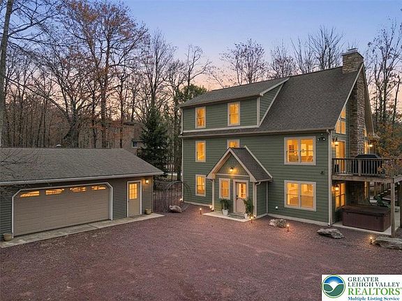 2nd image of 12 Lupine Dr