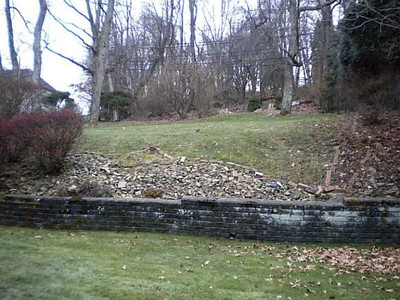 3rd image of 1752 Kings Ct