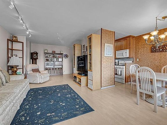 3rd image of 464 Neptune Ave APT 17B