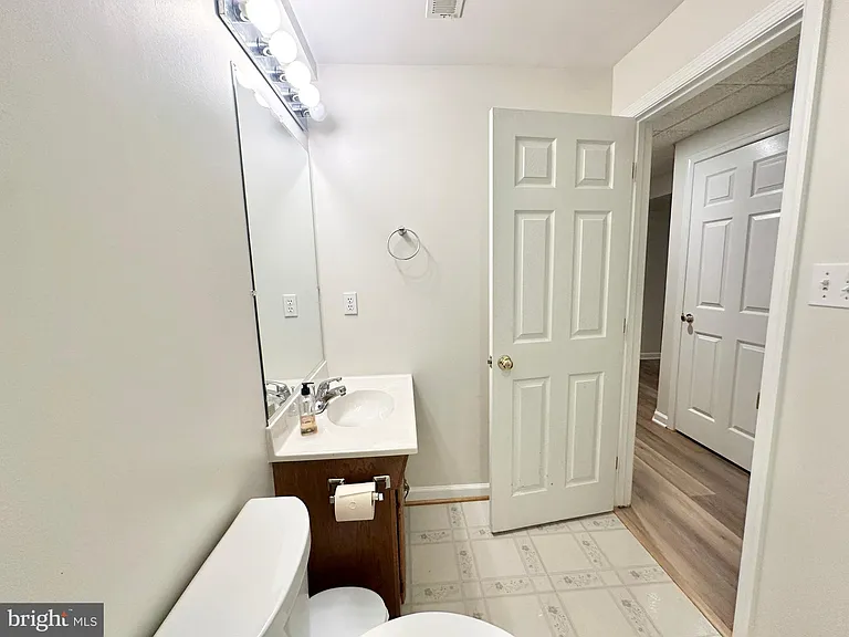 21326 Thimbleweed Ct — Photo 35