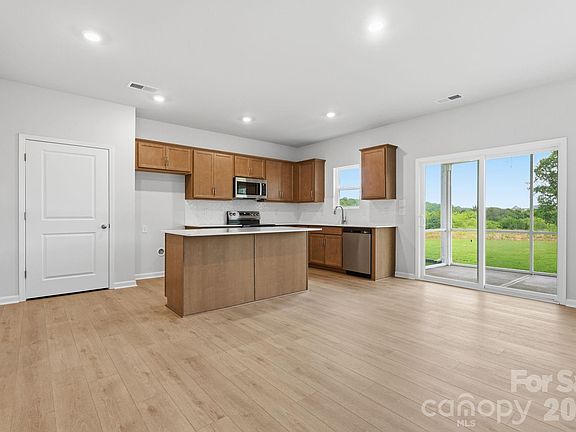 4th image of 1657 Piper Creek Ave