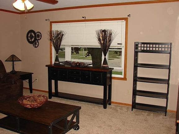 5th image of 565 E Estates Pl
