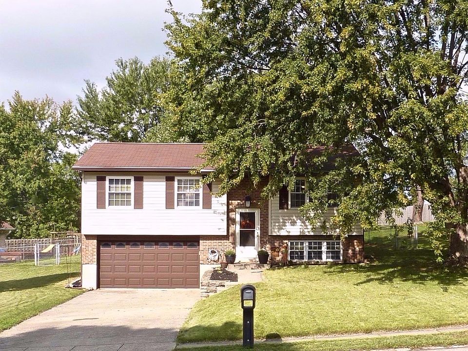 1st image of 715 Lakeshore Dr