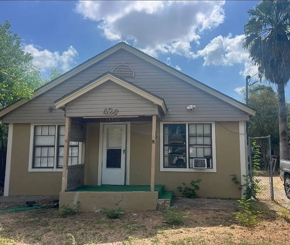 2 bed, 1.0 bath, 729 sqft, $1,100 — Photo 1