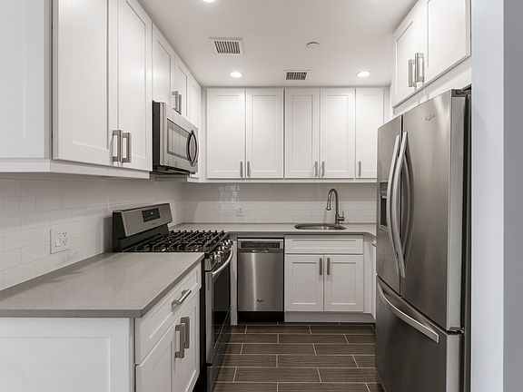 5th image of 25 Lexington Ave #503