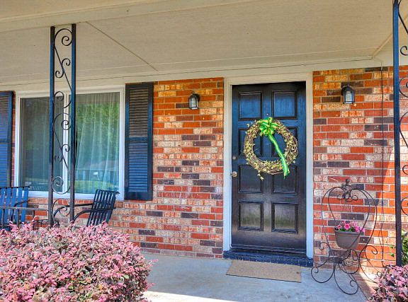 4th image of 3035 Silverwood Dr