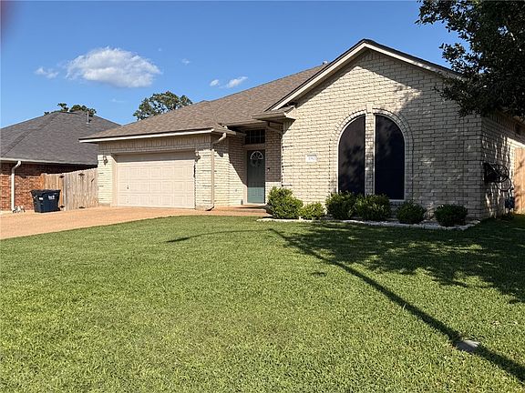 2nd image of 1512 Hunter Creek Dr
