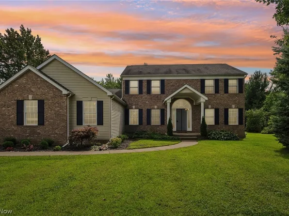 11335 Woodie Glen Dr, Chardon, OH 44024