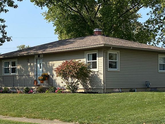 3rd image of 34 Arlington Ave