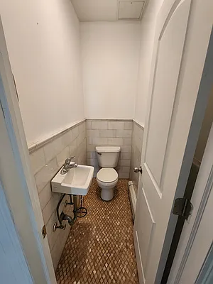 Rented by Aida Home Realty | media 10