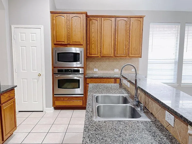 2630 Canyon Falls Dr — Photo 15