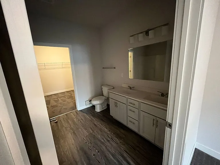 Cottage Grove Commons: Gaston — Photo 121