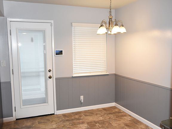 3rd image of 1405 Essex Way