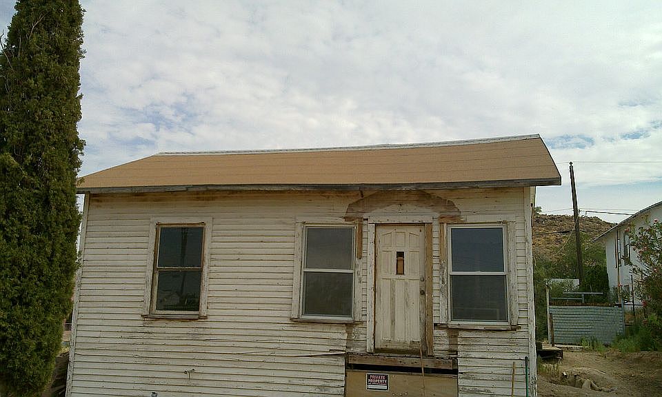2nd image of 205 Maple St