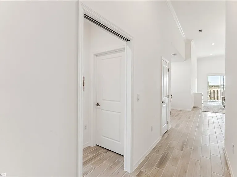 11801 Venetian Lagoon Dr — Photo 4