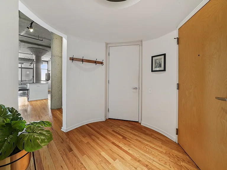 900 N Kingsbury St #800 — Photo 16
