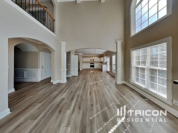 3rd image of 204 Winterberry Ct