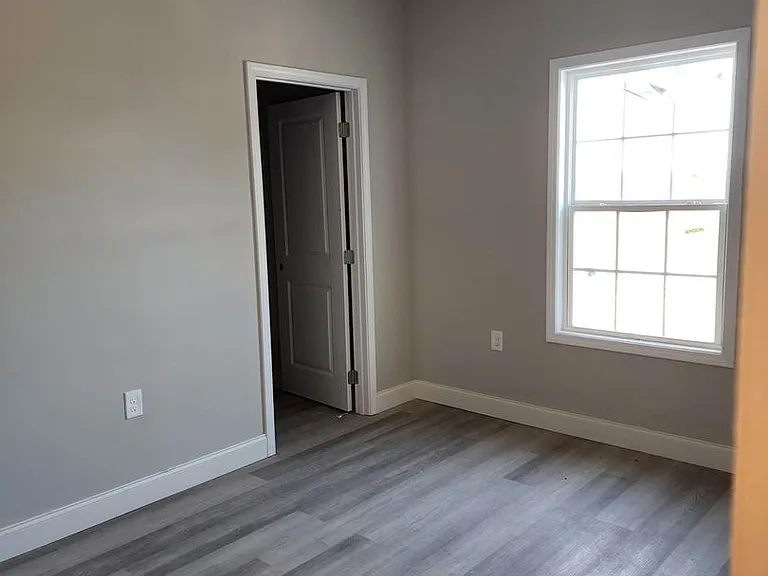 2228 Hickory St — Photo 15