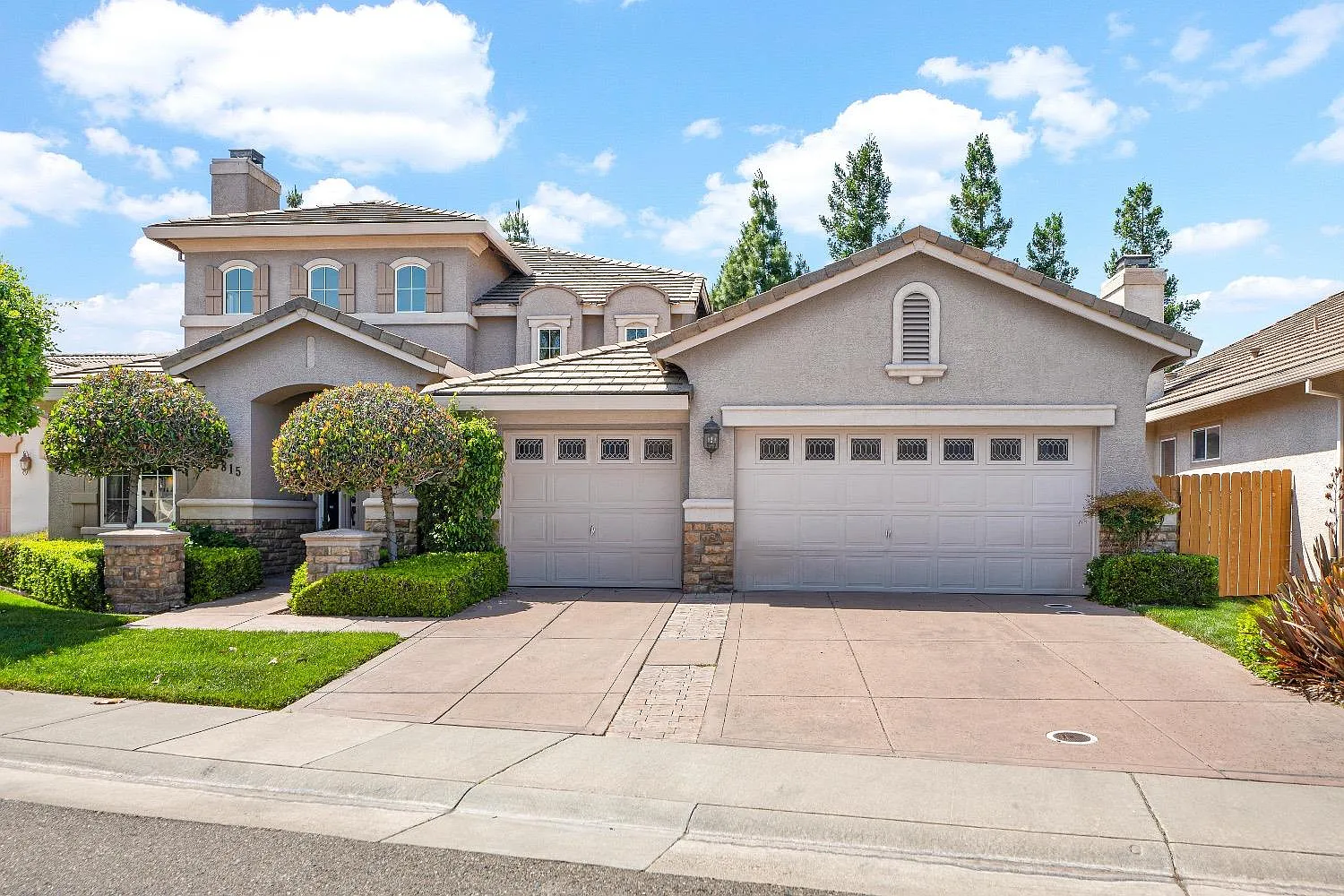 9815 Mountain Vista Cir photo 1
