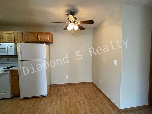4th image of 2415 W High St