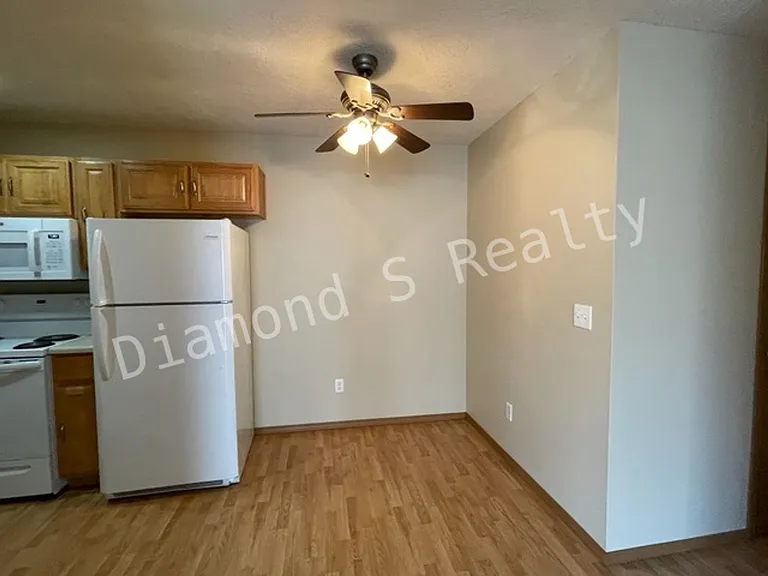 2415 W High St — Photo 4