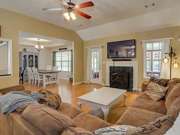 5th image of 1461 Lakeview Dr