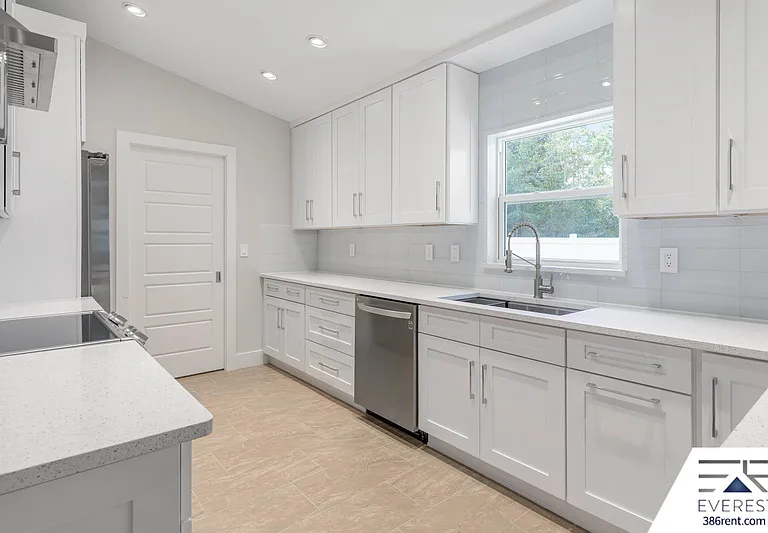 12 Walt Pl — Photo 14