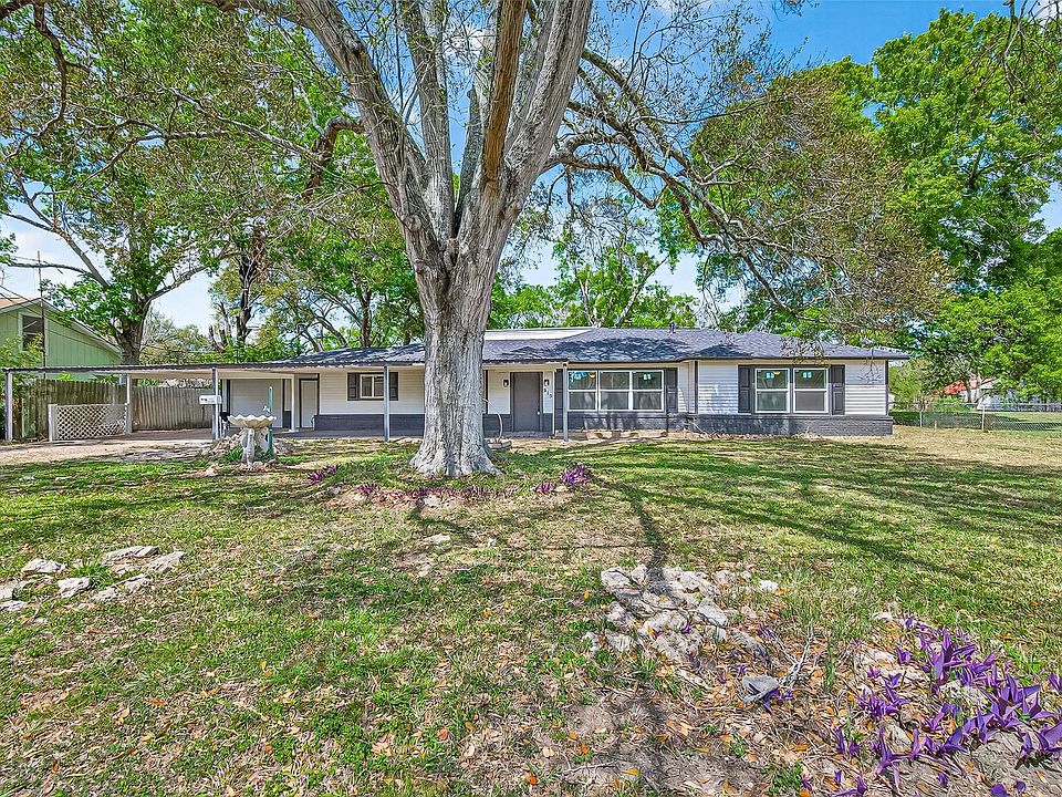 1st image of 815 Brooks Ave