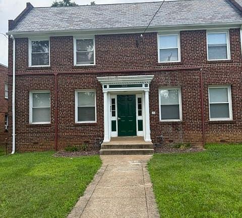 2nd image of 3014 Massachusetts Ave SE