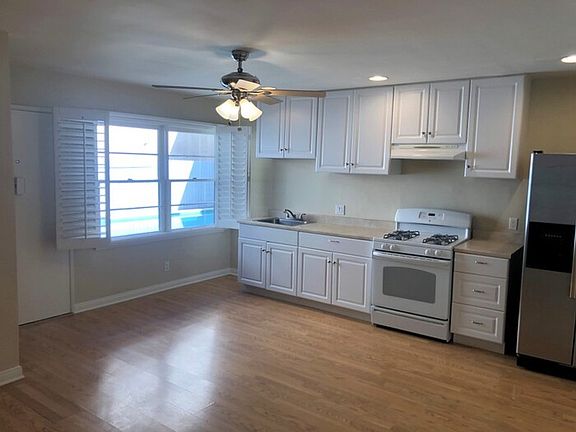 5th image of 1127 5th St #3