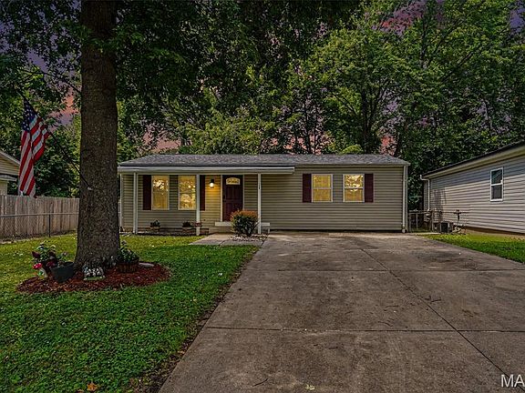 2nd image of 120 Cedar Ridge Dr