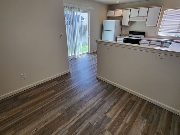 3rd image of 315 Sweetwater Cir #Swe0315-a