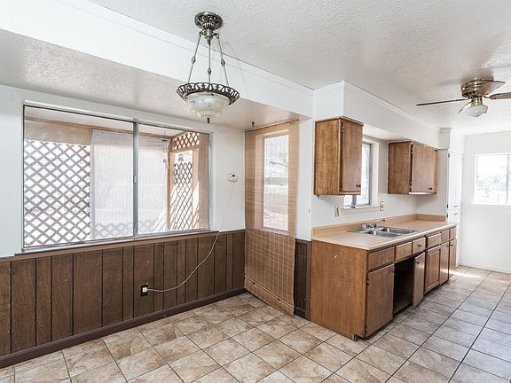 3rd image of 2624 Ed Furgol Ct