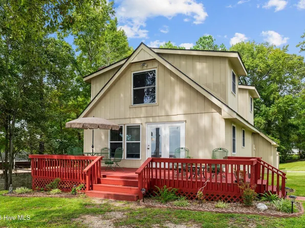 87 W North Shore Lane, Arapahoe, NC 28510