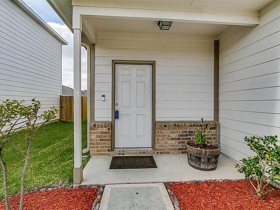 3rd image of 6551 Dayridge Ln