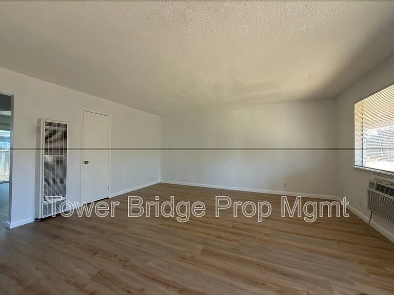 1724 Wright St #2 — Photo 10