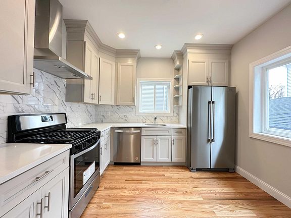 5th image of 78 Holten Ave Unit 2
