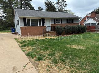 1104 Oak Grove Rd, Winston Salem, NC 27103