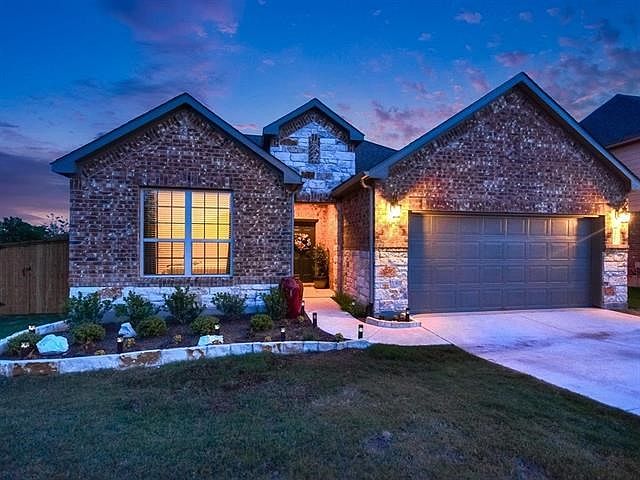 Beautiful home in Paloma Lake
