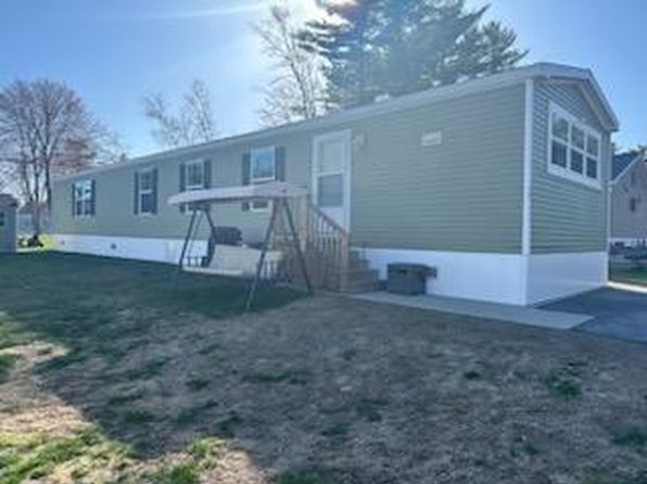 15 Ashleigh Lane, Standish, ME 04084