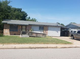 2105 Queensbury Rd, Moore, OK 73160