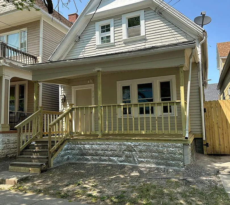 212 Grote St #1