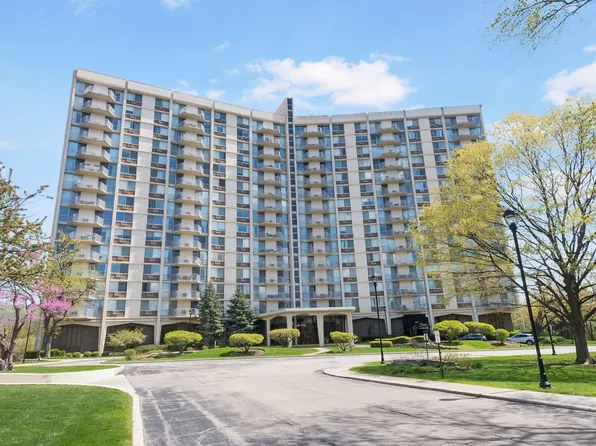 40 N Tower Rd APT 11G, Oak Brook, IL 60523